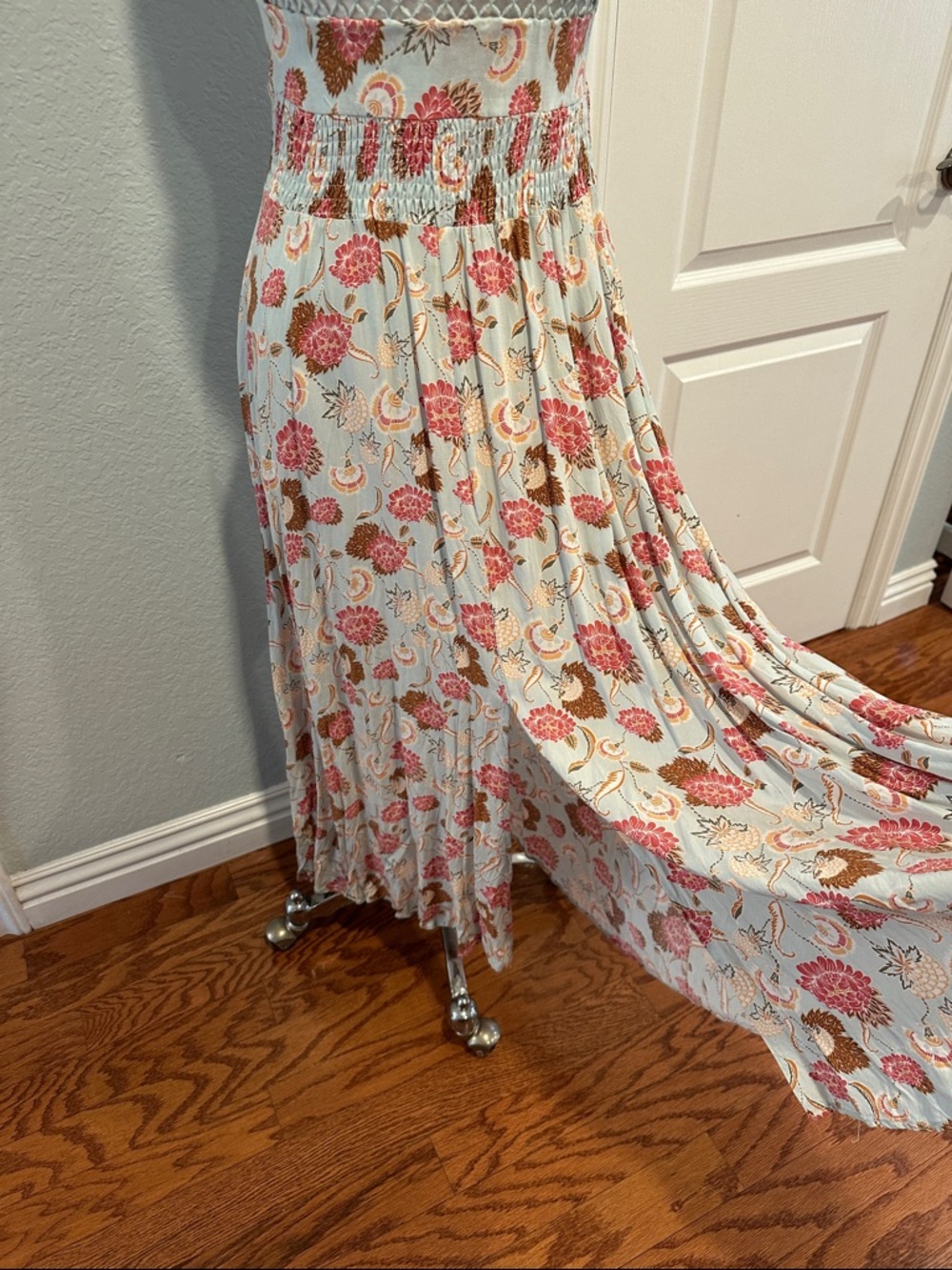 Jaase Sz Small Halter Maxi Dress in Light Blue and Pink Floral with Sexy Back - Picture 4 of 11